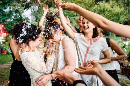 "It's better to do a few things properly than to overdo it and leave guests wondering where to go," explains wedding planner Mapi Casado.