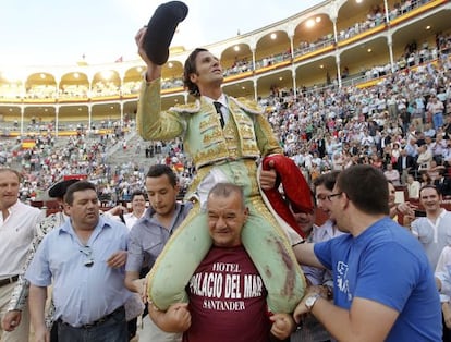 David Mora sale por la puerta grande de Las Ventas.