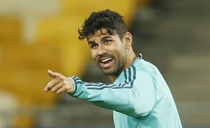 “No soy un santo, pero no voy a cambiar mi estilo”, dice Diego Costa después de los tres partidos de sanción con los que le castigaron por conducta violenta. En una entrevista a EL PAIS confesó que al haber aprendido fútbol en la calle creció pensando que soltar codazos era lo normal.