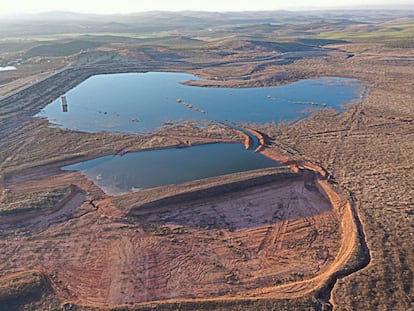 Vista aérea del embalse de Cadimo en una imagen cedida por la Confederación Hidrográfica del Guadalquivir.