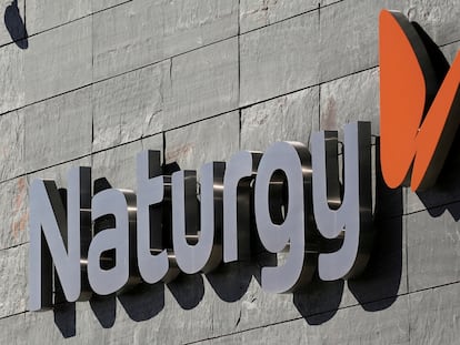 Logo de Naturgy, en su sede madrileña.