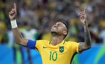 Neymar, tras la victoria olímpica en Río.