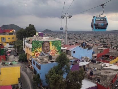 Un mural visto desde el cablebús en Iztapalapa, Ciudad de México, el 8 de septiembre.