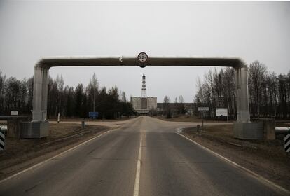 Entrada principal de Ignalina, la central nuclear soviética en Lituania.