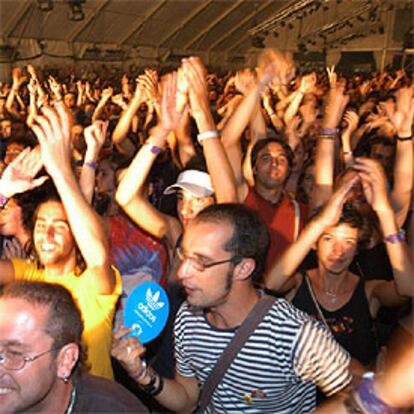 El público aplaude durante uno de los conciertos del festival.
