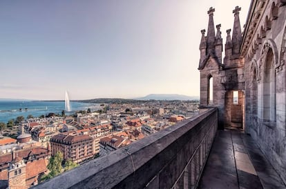 Panorámica de Ginebra (Suiza) desde la catedral.