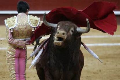 Sebastián Castella, en una manoletina al segundo de la tarde.