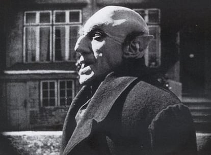 Max Schreck, en el rodaje de 'Nosferatu'.