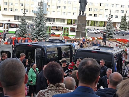 El funeral de las cinco personas que murieron en la base militar de Savrov. 