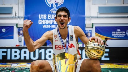 Santi Aldama, tras ganar el oro del Eurobasket sub-18.