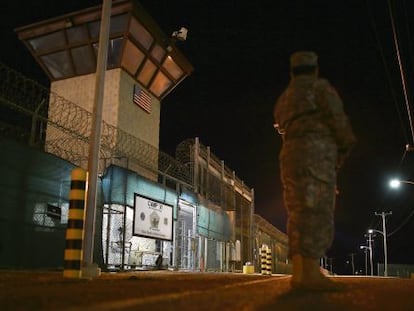 Entrada al Campo VI de la base militar de EE UU en Guant&aacute;namo (Cuba), el pasado junio.