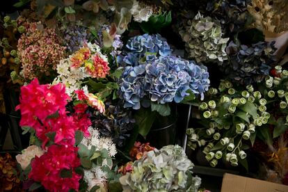 Detalle de algunas de las flores preservadas del taller de Elena Suárez.