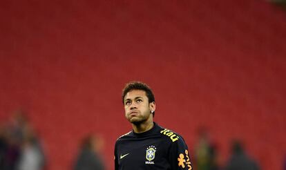 Neymar, em Wembley, antes do amistoso Brasil x Inglaterra.