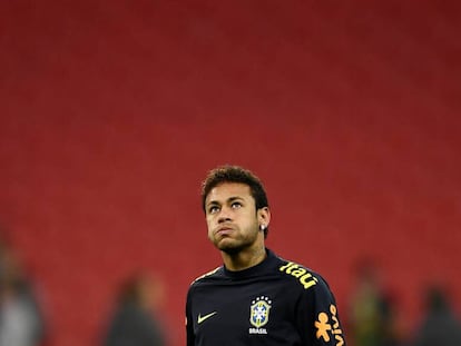 Neymar, em Wembley, antes do amistoso Brasil x Inglaterra.