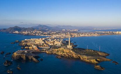 Desde el Faro del Cabo de Palos, en la localidad de Cartagena, se puede disfrutar de una de las mejores vistas del Mediterráneo.