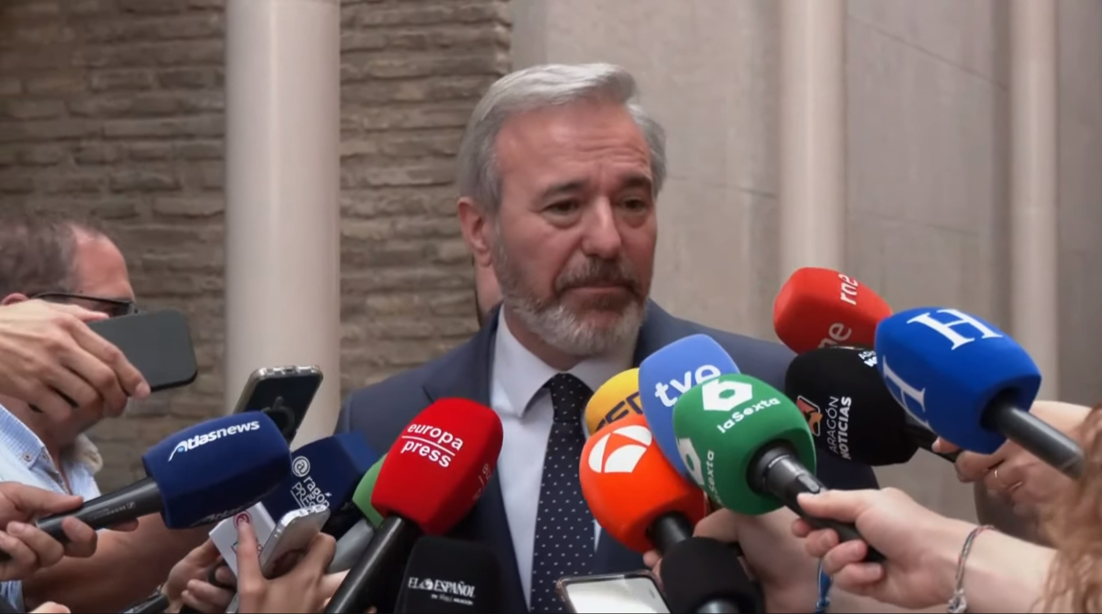 Última hora de la actualidad política, en directo | El PP da a Vox la vicepresidencia y tres consejerías en el Gobierno de Aragón