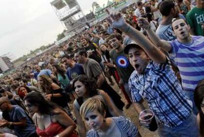 The crowd enjoying Sonorama sounds.