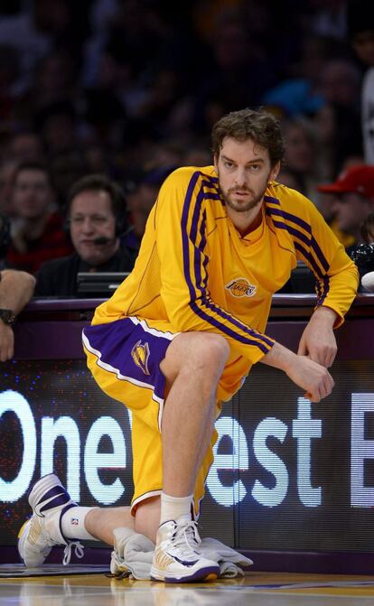 Gasol se prepara para salir a la cancha del Staples.