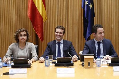 Dolors Montserrat, Pablo Casado y Teodoro García Egea.