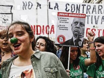 Manifestación por las calles de Madrid para exigir la retirada de la Lomce.