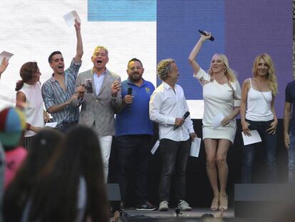 Actores, actrices y escritores iberoamericanos durante el preg&oacute;n del World Pride en Madrid.