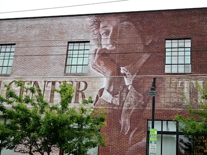 TULSA, OKLAHOMA - MAY 05: Atmosphere during the grand opening of the Bob Dylan Center on May 05, 2022 in Tulsa, Oklahoma. (Photo by Lester Cohen/Getty Images for The Bob Dylan Center)