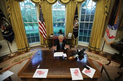 O presidente durante uma entrevista com a Reuters no Salão Oval, no dia 27 de abril de 2017.