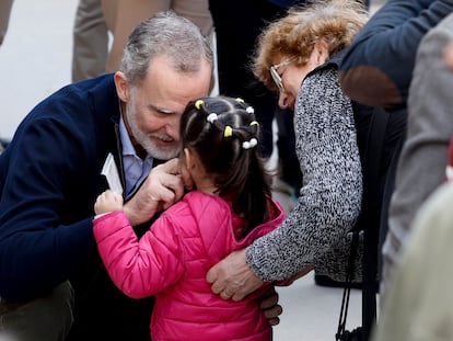 La visita de los Reyes a Chiva, Utiel y Letur: pueblos afectados por la dana, en imágenes
