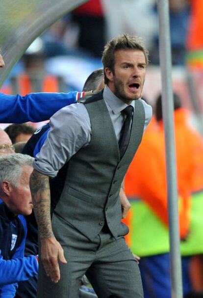 Beckham trata de imponer el estilo dandi en los estadios.
