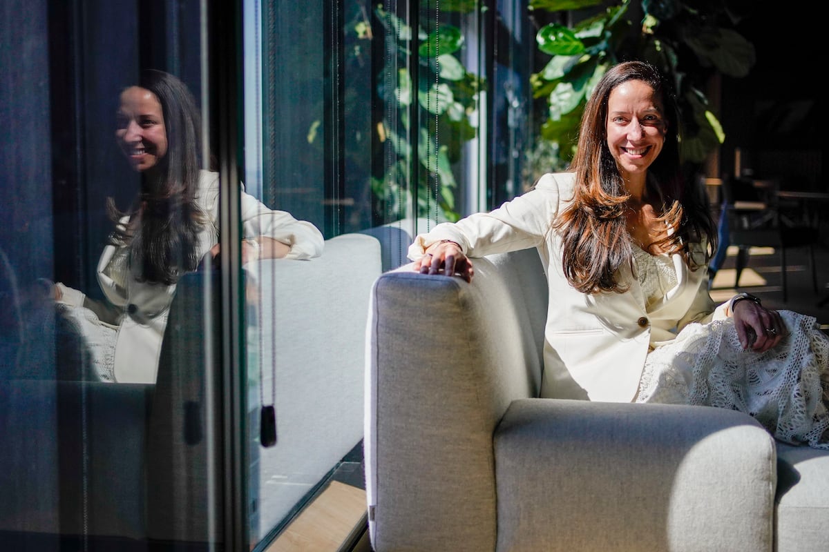 Monica Arés (Microsoft): “La IA es la primera tecnología que no solo transmite información, sino que interactúa con nosotros”