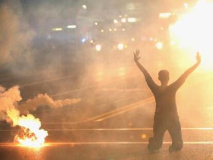 Manifestação em Ferguson pela morte do negro Mike Brown.