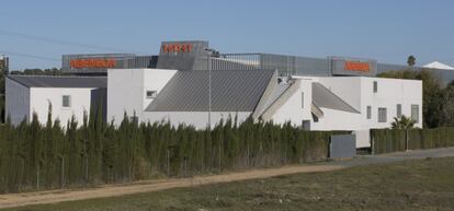 Exterior del complejo de Abengoa Water en Dos Hermanas (Sevilla).