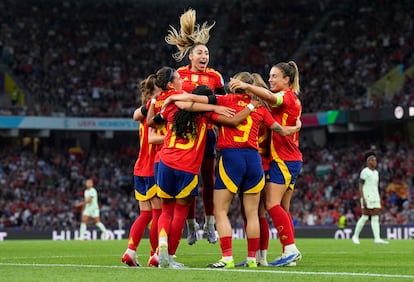 Las jugadoras de España celebrando el segundo gol este jueves ante Portugal.