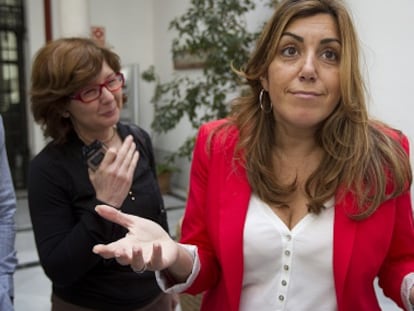 Susana D&iacute;az despu&eacute;s de la rueda de prensa sobre el refer&eacute;ndum de IU.