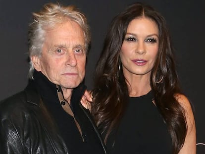 Michael Douglas y Catherine Zeta Jones, durante la presentación de 'Cocaine Godmother', en diciembre de 2017. 