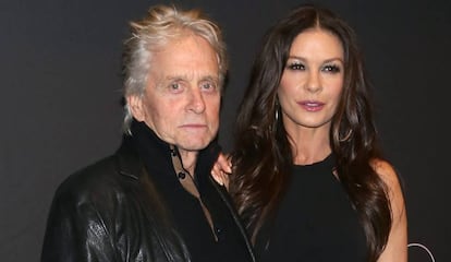 Michael Douglas y Catherine Zeta Jones, durante la presentación de 'Cocaine Godmother', en diciembre de 2017.