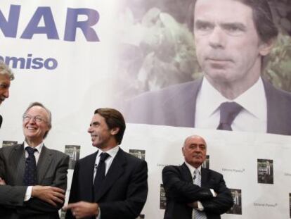 Former Prime Minister Jos&eacute; Mar&iacute;a Aznar (second from right) at his book launch last week. 