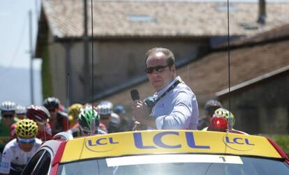 Prudhomme, director del Tour de Francia, al incio de una etapa en 2015.