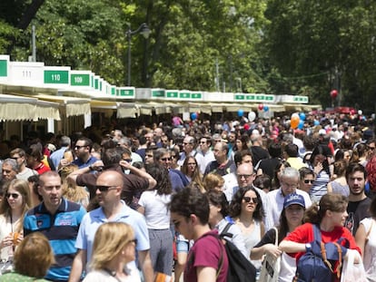 P&uacute;blico en la  75 Feria del Libro de Madrid.