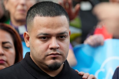 Kilmar Abrego García en una protesta en las oficinas del ICE en Baltimore, el 25 de agosto.