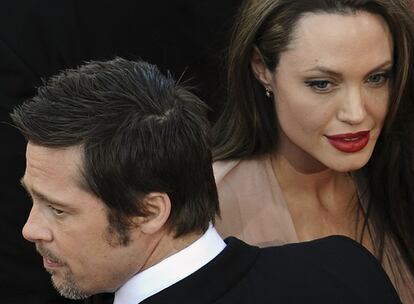 En medio de nuevos rumores de peleas y posibles separaciones, los <i>Brangelina</i> se dedican a la solidaridad. Su última donación ha sido este fin de semana al hospital San Juan, en Springfield, la ciudad natal de Brad Pitt en el estado de Missouri, y por nada menos que un millón de dólares. El encargado de anunciar la buena obra de la pareja ha sido el hermano del actor, Doug Pitt, que ha recalcado el dinero será destinado a un fondo para el tratamiento de niños con cáncer. En agradecimiento, el hospital bautizará su unidad oncológica como Centro de Cáncer Pediátrico Jane Pitt, en el honor de la madre del actor.