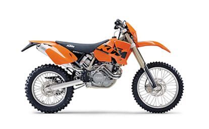 El diseño de la KTM 450 EXC busca la máxima eficacia en competición.