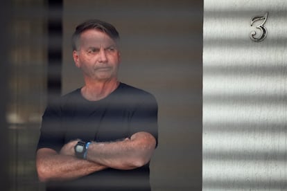 Jair Bolsonaro bajo arresto domiciliario, en Brasilia, el 14 de agosto.