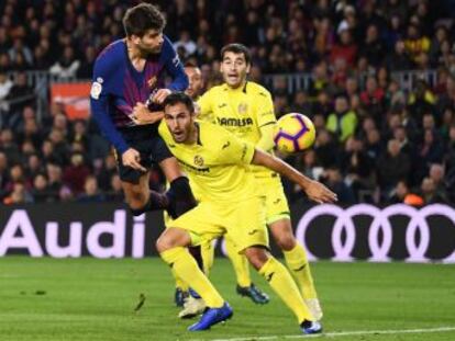 El Barcelona mejora sus prestaciones y abate a un romo Villarreal con un partido completo del central en las dos áreas y las apariciones del extremo francés
