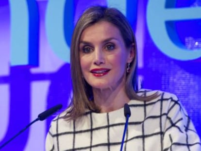 Doña Letizia habla en el acto conmemorativo de la Fundéu.