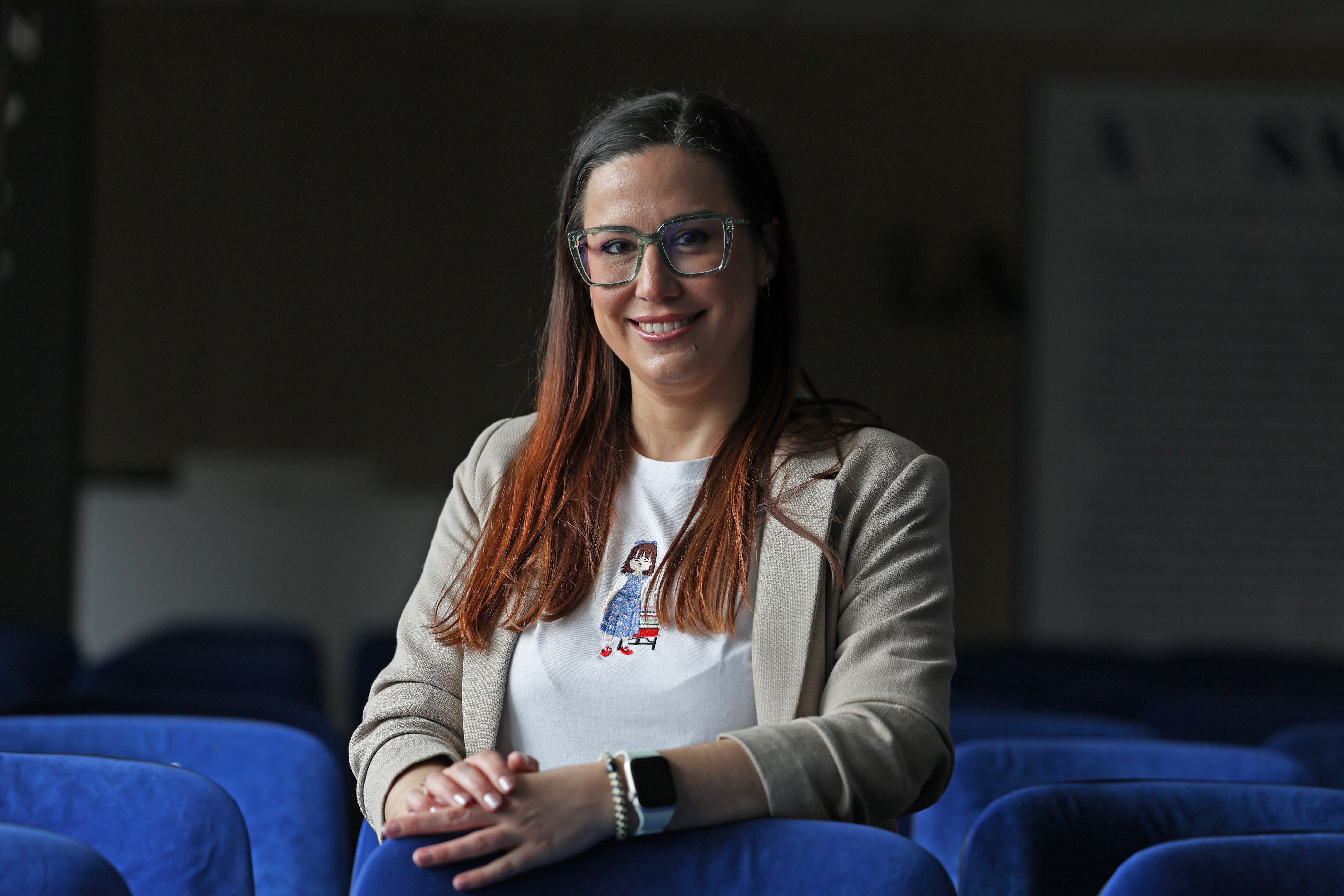 La especialista en psiquiatría infantil Beatriz Martínez, autora de 'Manual de supervivencia para padres en la era digital', en la sede madrileña del Grupo Planeta. 