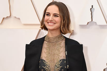 Natalie Portman – La ganadora del Oscar es una de las máximas exponentes de este movimiento en las colinas de los Ángeles y ha decidido dedicar su tiempo y su dinero a defender la causa animalista. Además de producir el documental Eating Animals, en el que denunciaba las prácticas de la ganadería intensiva, Portman ha pedido: “preocuparnos por lo que hacemos, poniendo esfuerzo en la comida que cultivamos y ser conscientes de lo que introducimos en nuestro cuerpo”.