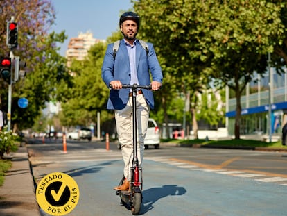 Descubre los mejores cascos para patinetes eléctricos. GETTY IMAGES.