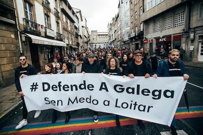 Manifestación "Defende a Galega", convocada por distintos colectivos sociales y la plataforma de trabajadores de la CRTVG, el pasado 6 de noviembre en Santiago de Compostela.