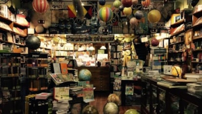 Interior de la librería Mapas y Compañía, en la calle Compañía.